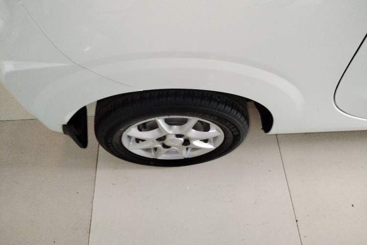 Used Roewe Clever 2022 311km QiQi BoBo Edition Right Rear Wheel Hub