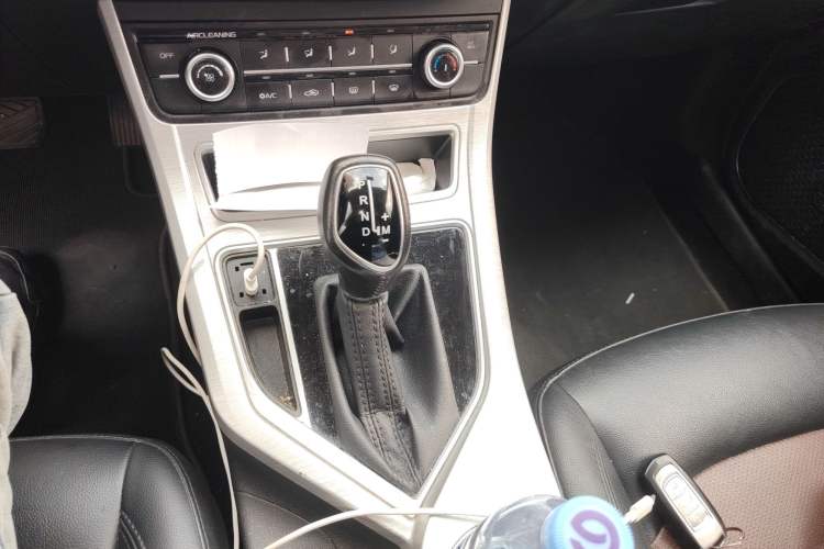 Used Geely Auto Vision 2019 Upgraded Model 1.5L CVT Prestige Version China VI Standard
