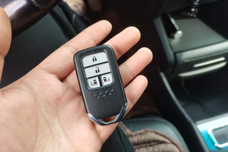 Used Honda Odyssey 2015 2.4L Supreme Edition
