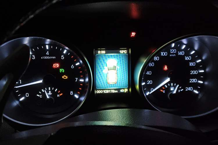 Used Haval H8 2015 2.0T Four-Wheel Drive Comfort Version Instrument Cluster