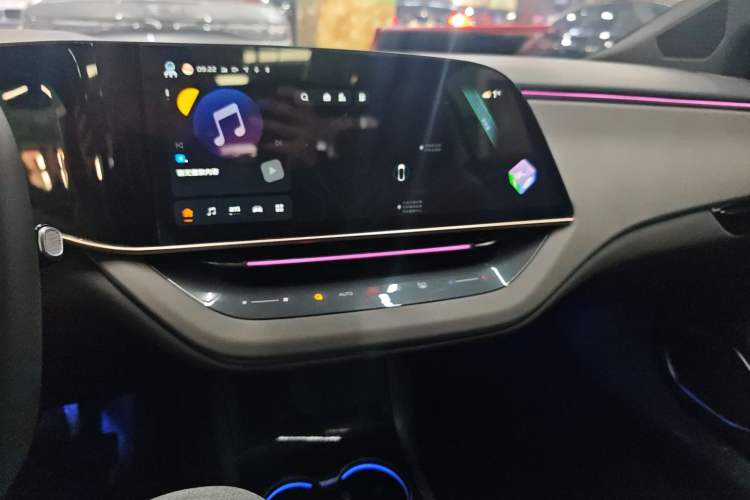 Used Hongqi EH7 2024 690 Pro
