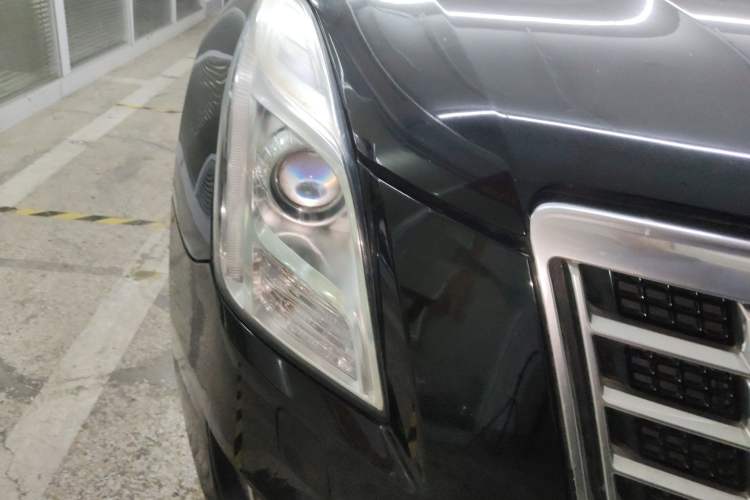 Used Cadillac XTS 2013 28T Comfort Model Right Front Headlight