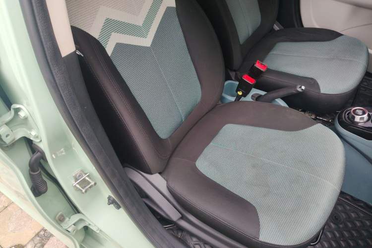 Used CHANGAN OSHAN Benni E-Star 2021 National Edition Colorful Version Lithium Iron Phosphate (31.86 kWh) Right Front Seat