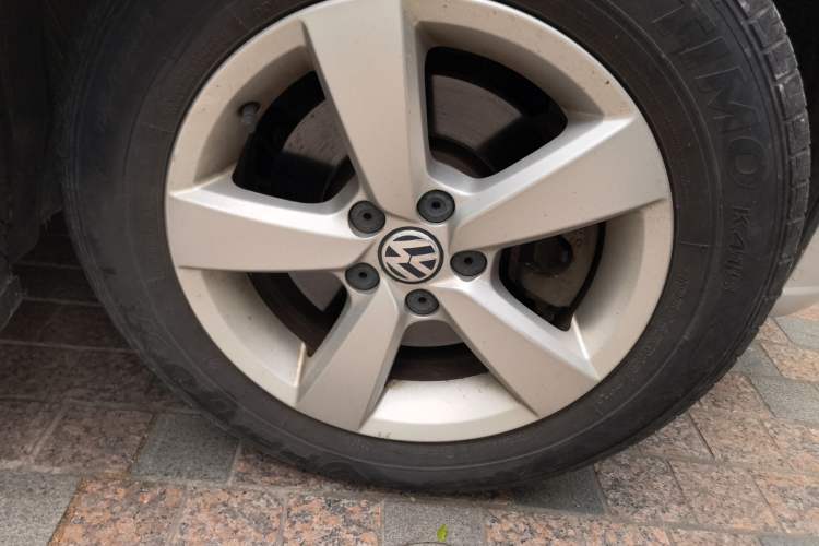 Used Volkswagen Lavida 2013 Revised Classic 1.6L Manual Fashion Edition Exterior 1