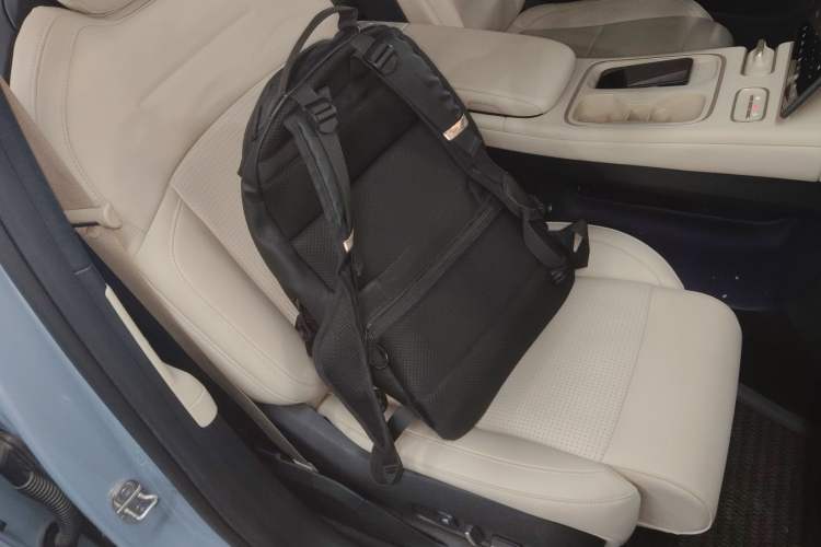 Used Nio ES6 2024 75 kWh Right Front Seat