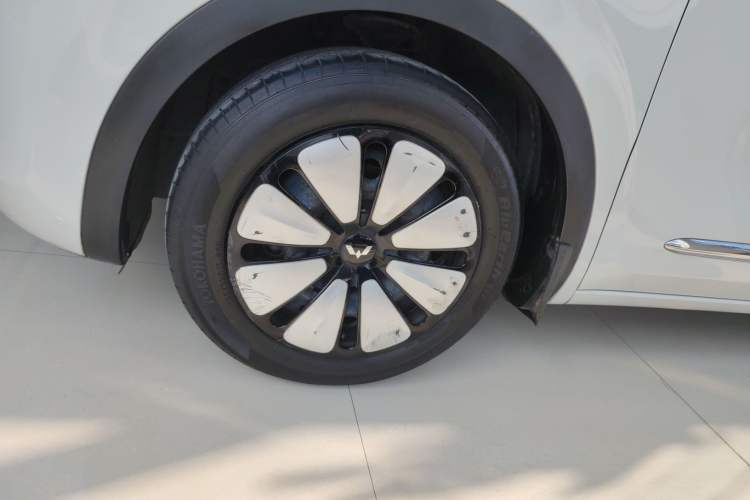 Used Wuling Bingo 2024 333 km Lingxi Connected Version Left Front Wheel Hub