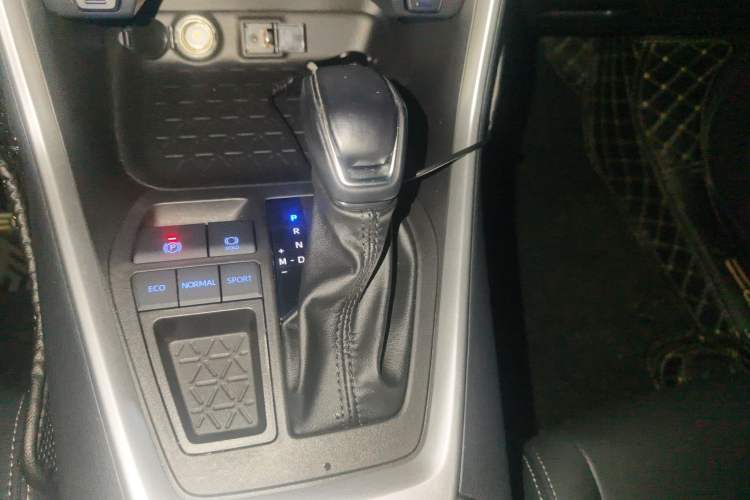 Used Toyota Wildlander 2022 2.0L CVT Two-Wheel Drive Luxury Edition