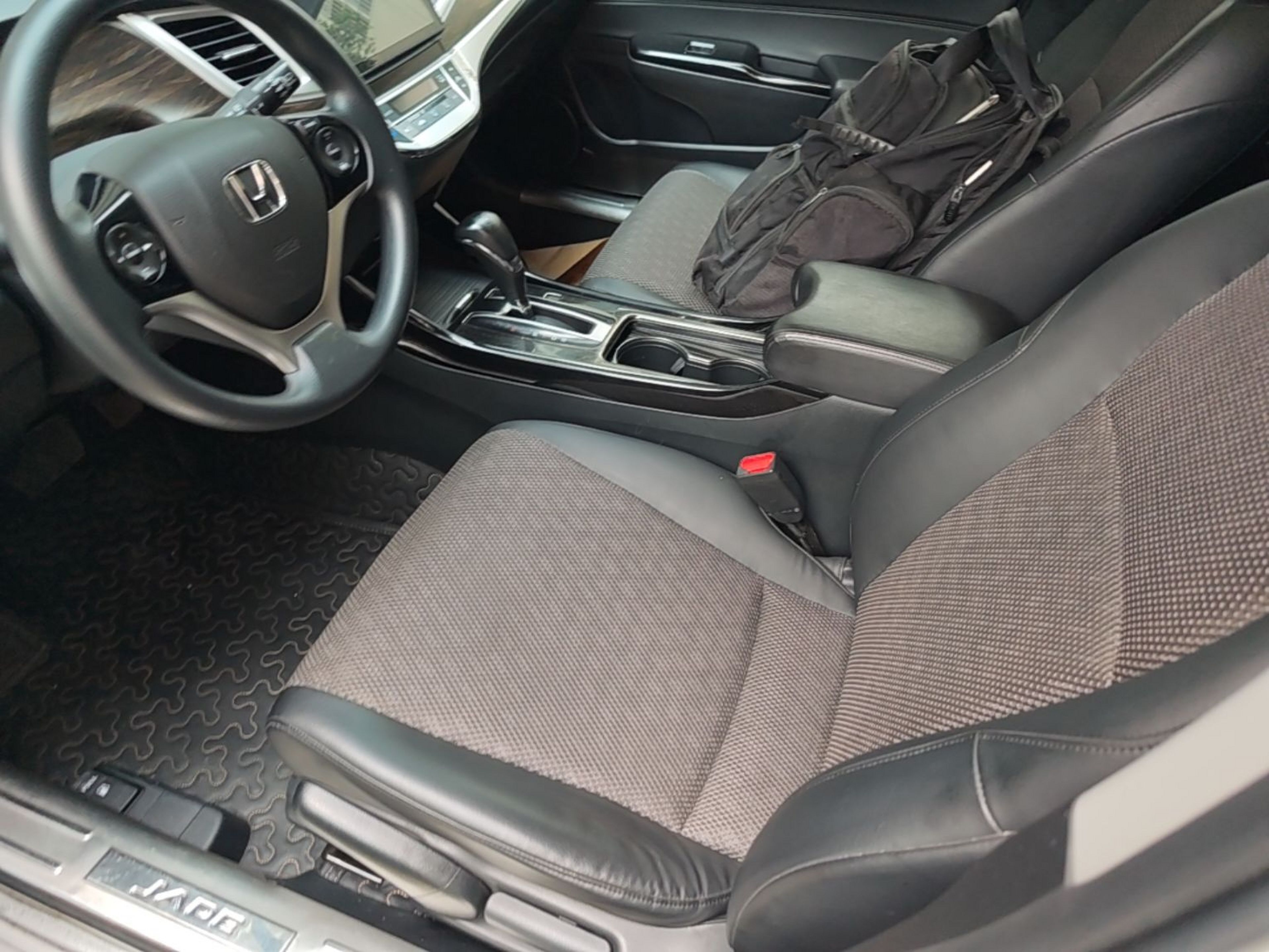 Vordere Reihe im Auto