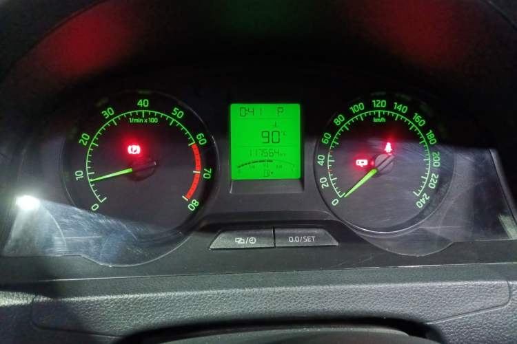 Used Skoda Rapid 2015 1.6L Automatic Smart Selection Model
