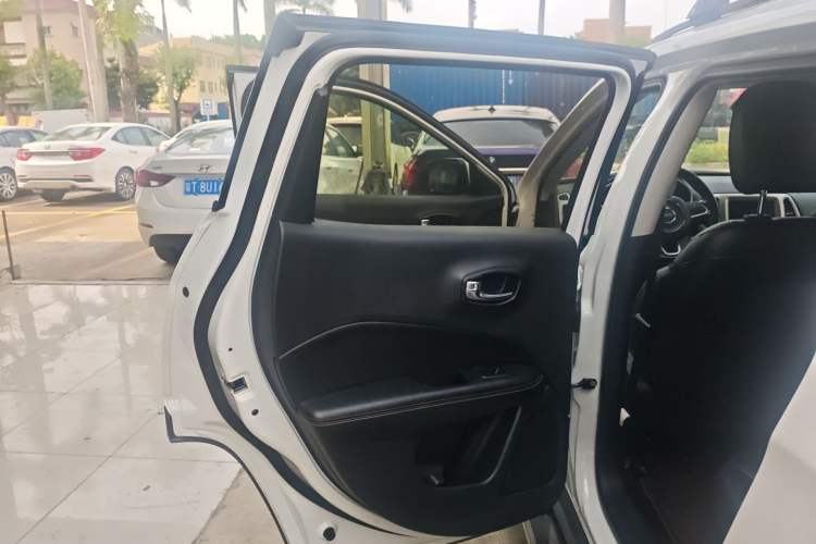 Used Jeep Compass 2017 200T Automatic Family Edition