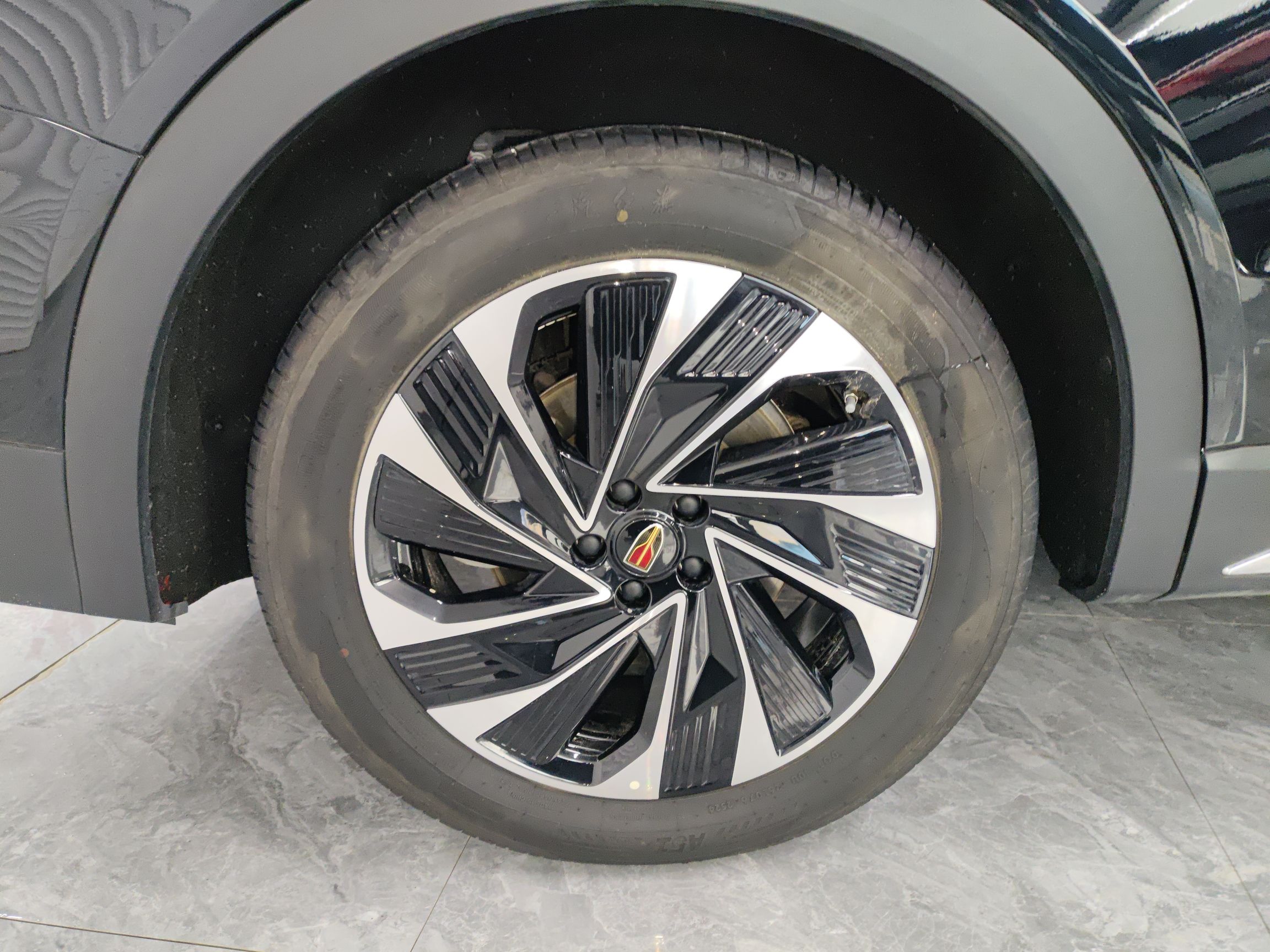 Hongqi HS7 PHEV 2024 2.0T PHEV Four-Wheel Drive Flagship Edition 6 Seats — снимка 11