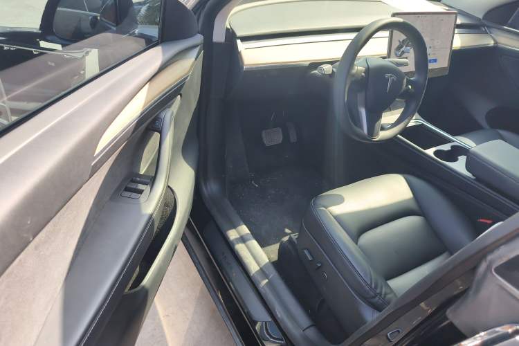 Used Tesla Model Y 2021 Standard Range Rear-Wheel Drive Version