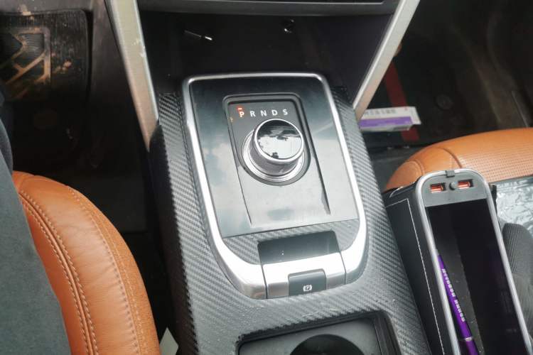 Used Land Rover Discovery Sport 2015 2.0T HSE LUXURY Gear Lever