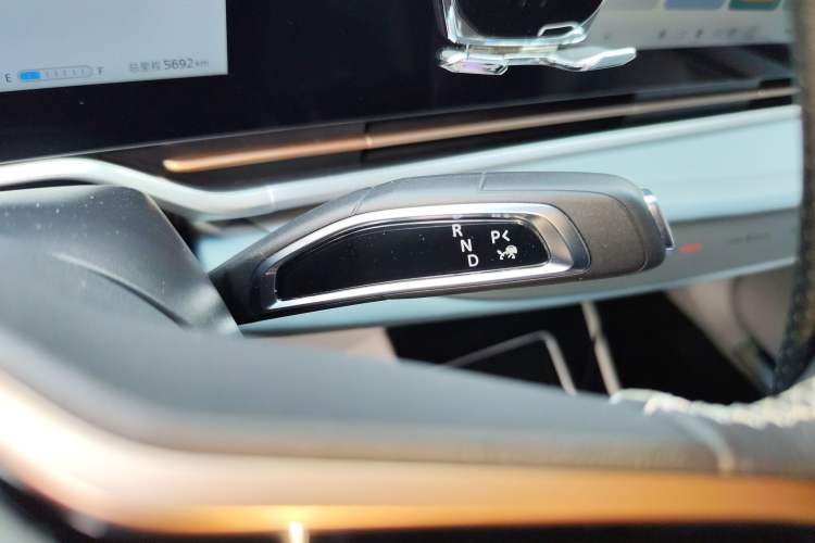 Used SAIC MAXUS G90 2022 2.0T Interstellar Six-Seater Edition
