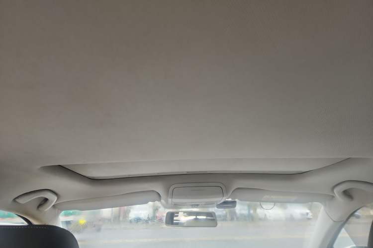 Used Volkswagen Sagitar 2015 1.6L Manual Comfort Model Headliner