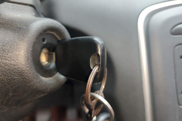 Used Peugeot 308 2014 Enjoy Edition Classic 1.6L Manual YouShang Model Vehicle Key