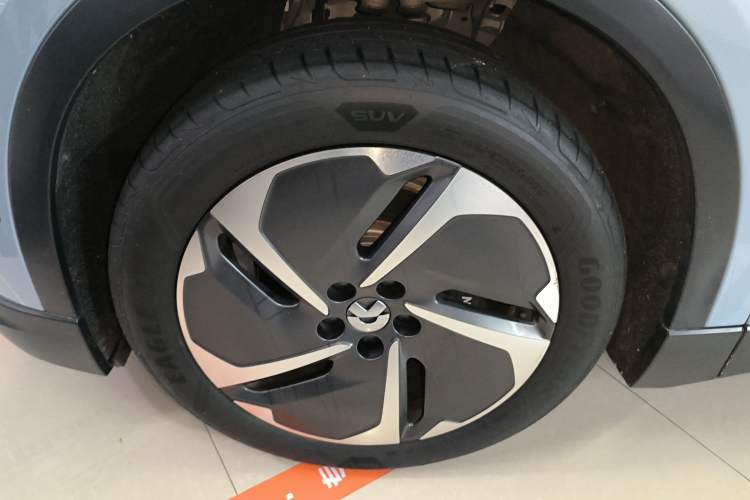 Used Nio ES6 2023 75 kWh Left Front Wheel Hub