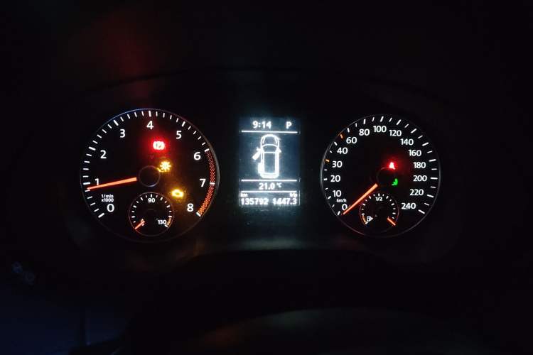 Used Volkswagen Sharan 2016 380TSI Comfort Edition 7-Seater Odometer Close Up