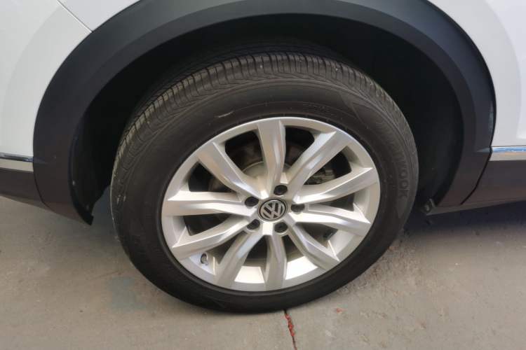 Used Volkswagen T-ROC 2018 230TSI DSG Two-Wheel Drive Advanced Version China V Standard
