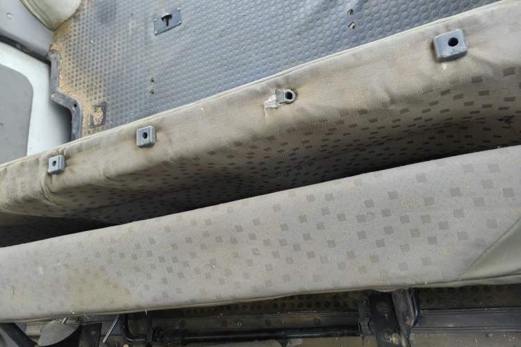 Used Iveco Power Daily 2017 2.5T Classic A32 Mid-Roof 6-7 Seater Bus 47Z5 Left Rear Seat