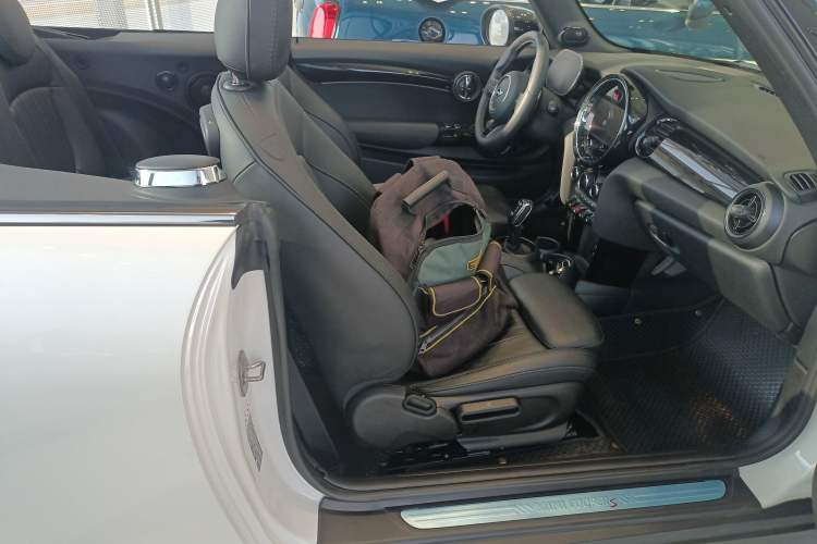 Used MINI MINI 2023 Second Facelift 2.0T COOPER S CABRIO Artist
