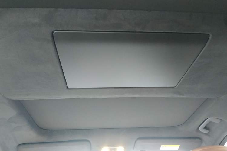 Used ONVO Luxeed L90 2025 Model—Ultra Six-Seater Version