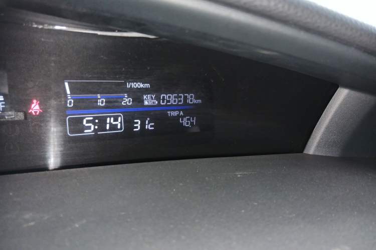 Used Honda Jade 2016 1.8L Automatic Comfort Elite Version 5 Seats Odometer Close Up