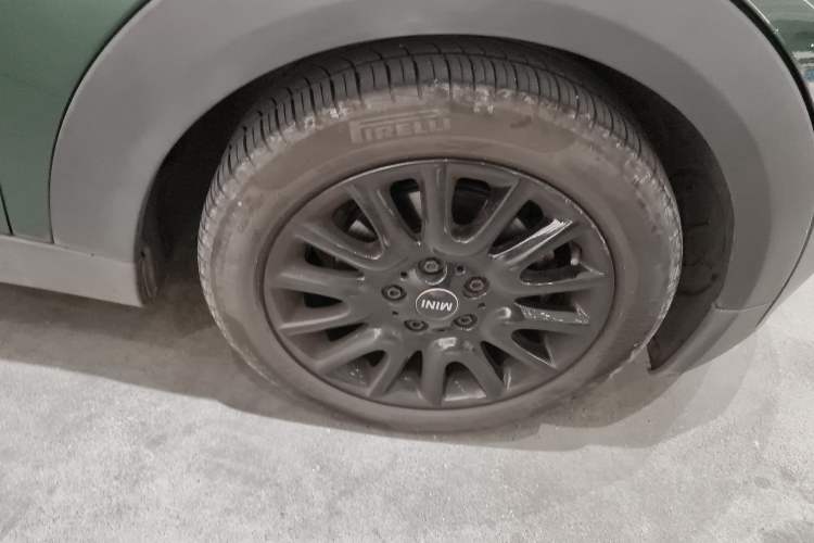 Used MINI 2018 1.5T COOPER Classic Edition Five-Door Version Right Front Wheel Hub