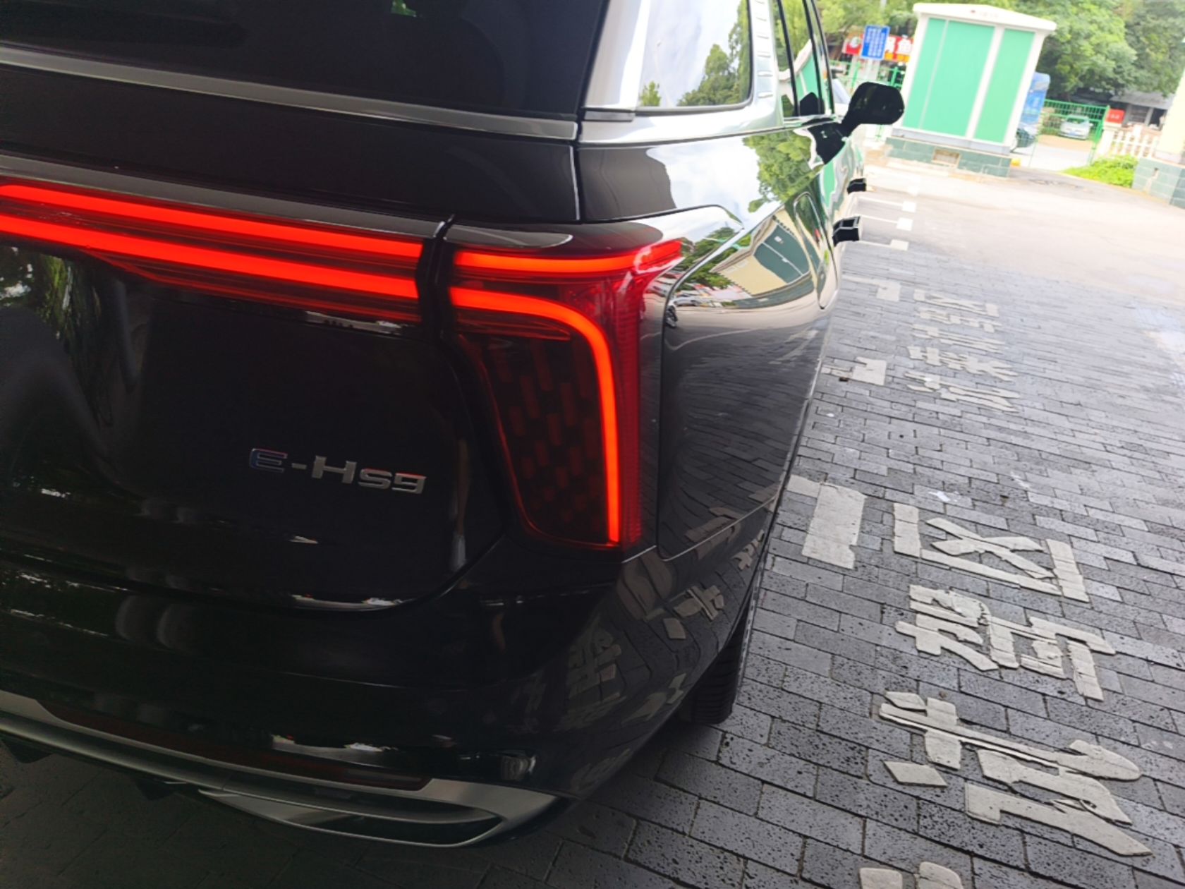 Hongqi E-HS9 2022 690 km Range Flagship Edition Six Seats — снимка 9