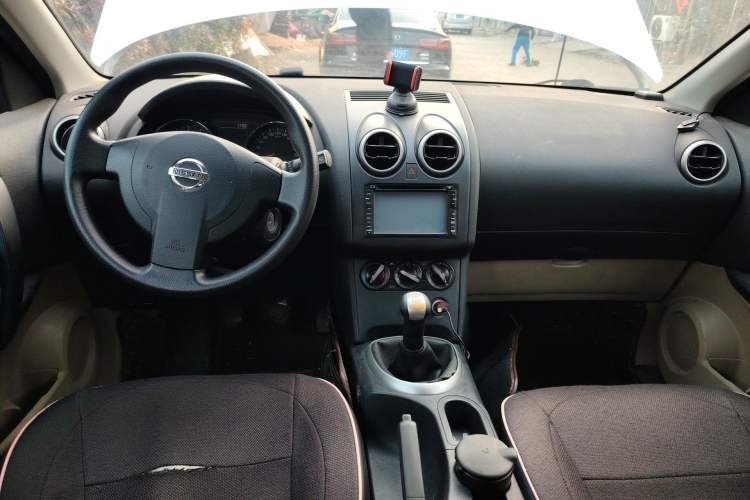 Used Nissan Qashqai 2012 1.6XE Wind 5MT 2WD
