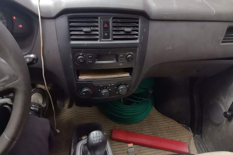 Used Wuling Rongguang 2014 1.2L S Base Model
