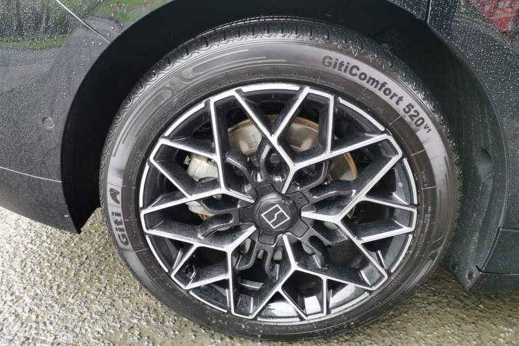 Used Zeekr 001 2024 WE Edition 95 kWh All-Wheel Drive Exterior 5