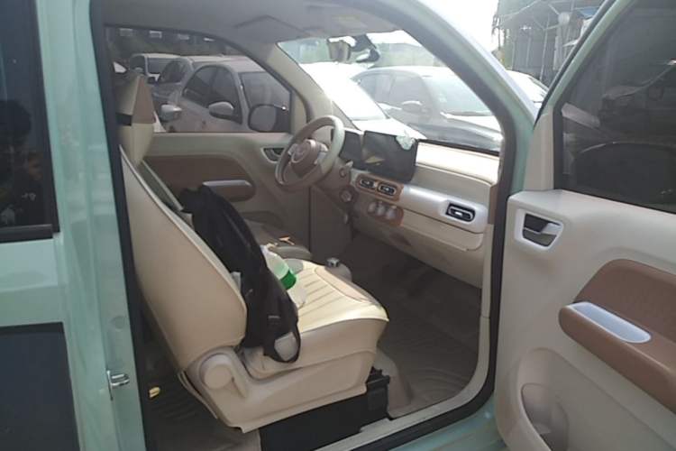 Used Wuling Hongguang MINIEV 2024 3rd Generation 215km Advanced Version