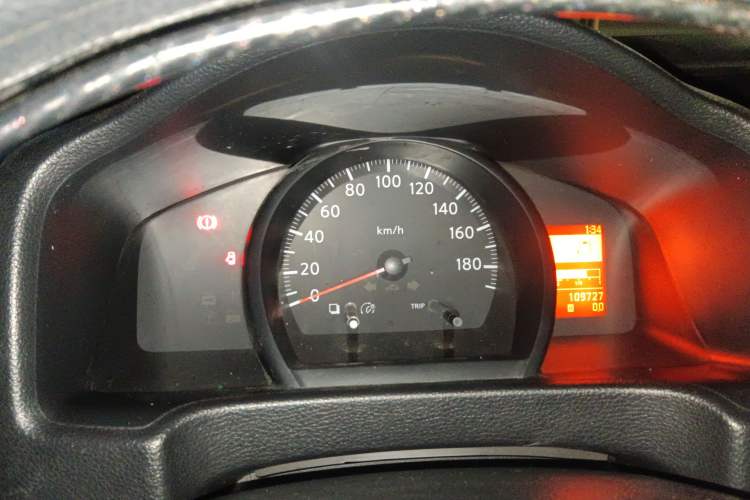 Used Nissan NV200 2012 1.6L 232 Seats Luxury Version
