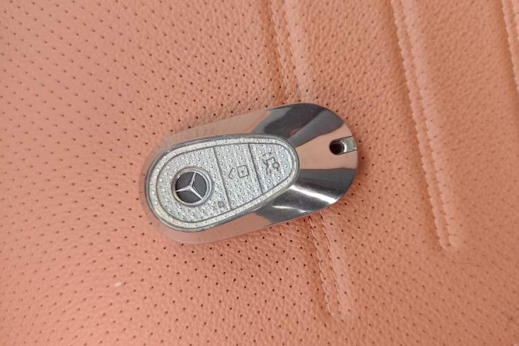 Used Mercedes-Benz C-Class 2024 Second Facelift C 260 L Sport Edition Vehicle Key