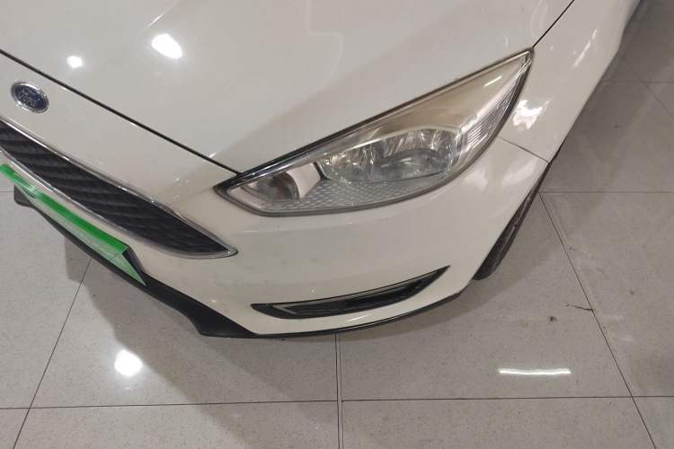 Used Ford Focus 2015 Hatchback 1.6L Manual Fashion Edition Left Front Headlight