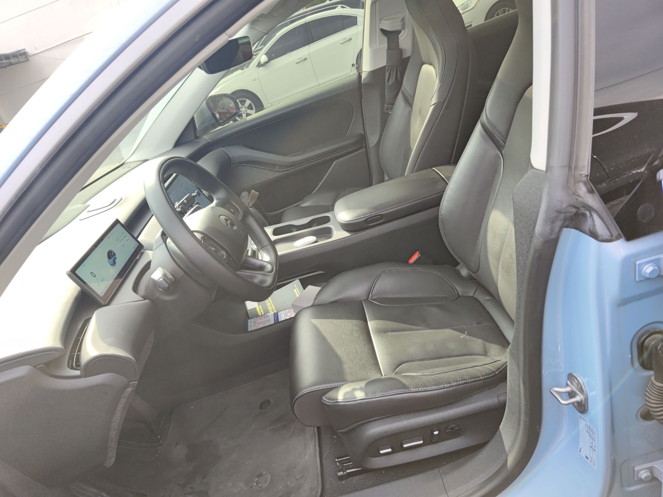 Переднее сиденье в автомобиле