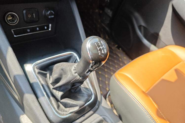 Used CHANGAN OSHAN CX70 2016 1.6L Manual Elite Model Gear Lever