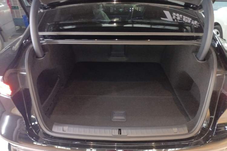 Used VOYAH PASSION 2024 PHEV Four-Wheel Drive Ultra-Long Range Executive Edition