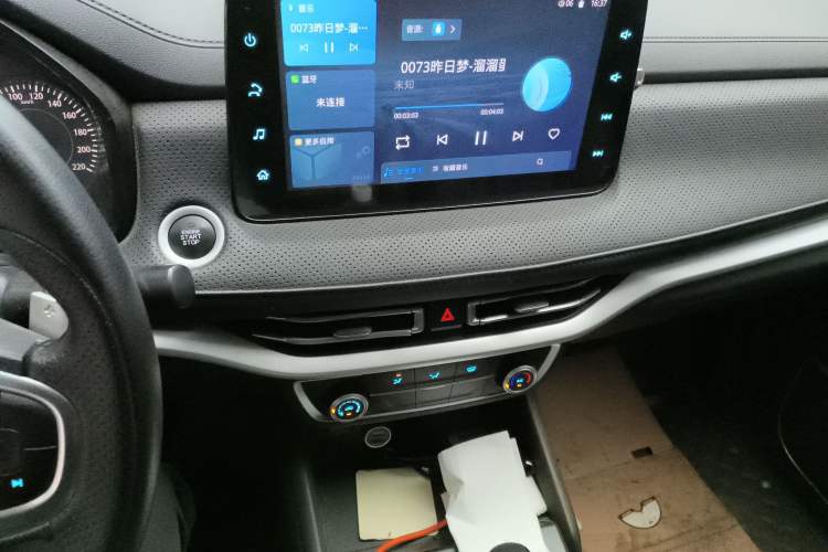 Used JMC Yuhu 7 2022 2.0T Automatic Gasoline Two-Wheel Drive Comfort Plus Long Wheelbase JX4G20A6L
