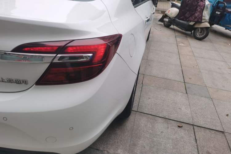 Used Buick Regal 2015 1.6T Elite Tech Model Exterior 3