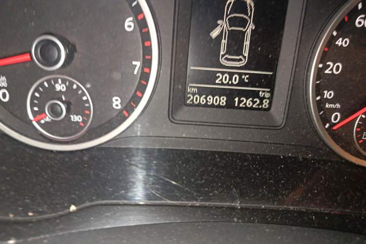 Used Volkswagen Tiguan 2010 1.8TSI Automatic Two-Wheel Drive Elite Edition Odometer Close Up