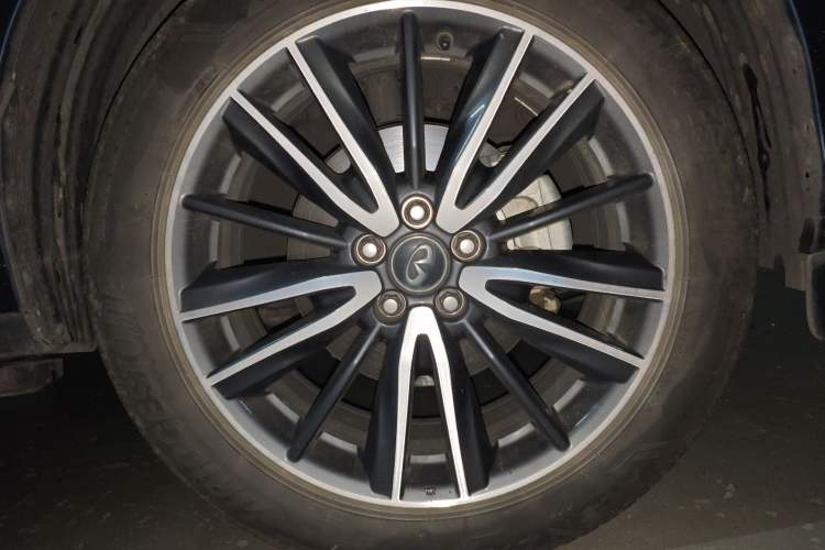 Used Infiniti QX60 2018 2.5 S/C Hybrid Two-Wheel-Drive Champion Family Edition Right Front Wheel Hub