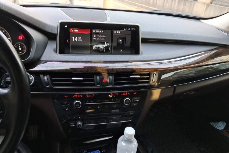 Used BMW X5 2018 xDrive28i Audio And AC Panel