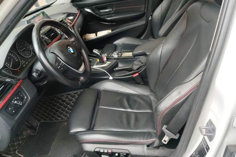 Used BMW 3 Series 2015 320i Luxury Edition Sports Design Package Left Front Seat