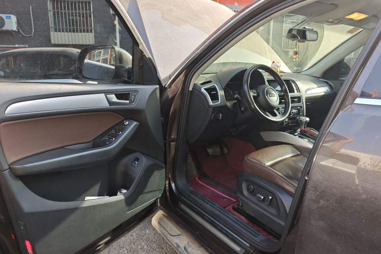 Used Audi Q5 2016 40 TFSI Comfort Model Driver Seat