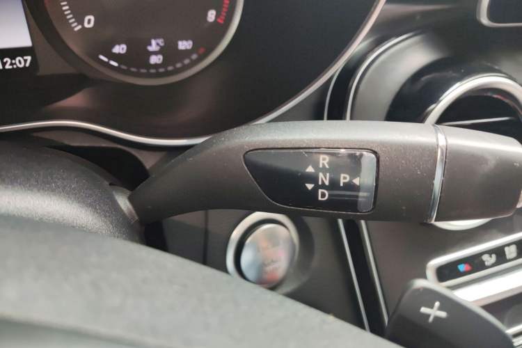Used Mercedes-Benz C-Class 2015 Revised C 200 L Sport Edition Gear Lever