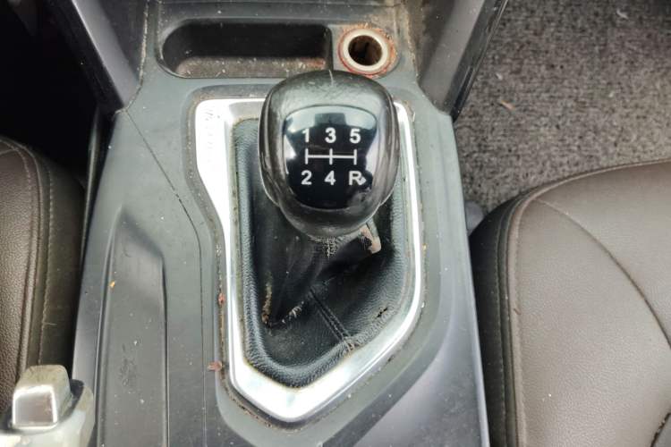 Used GAC Trumpchi GS4 2015 200T Manual Elite Edition Gear Lever