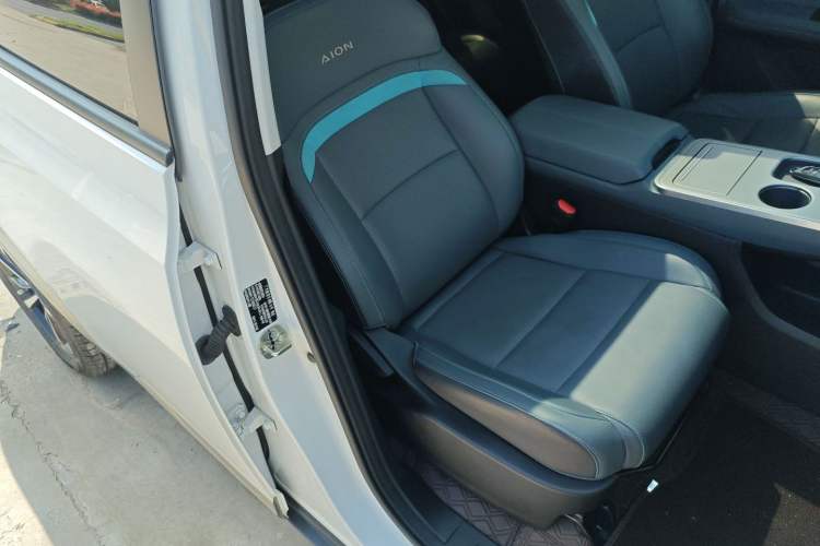 Used AION Y 2023 Plus 510 Smart Edition Right Front Seat