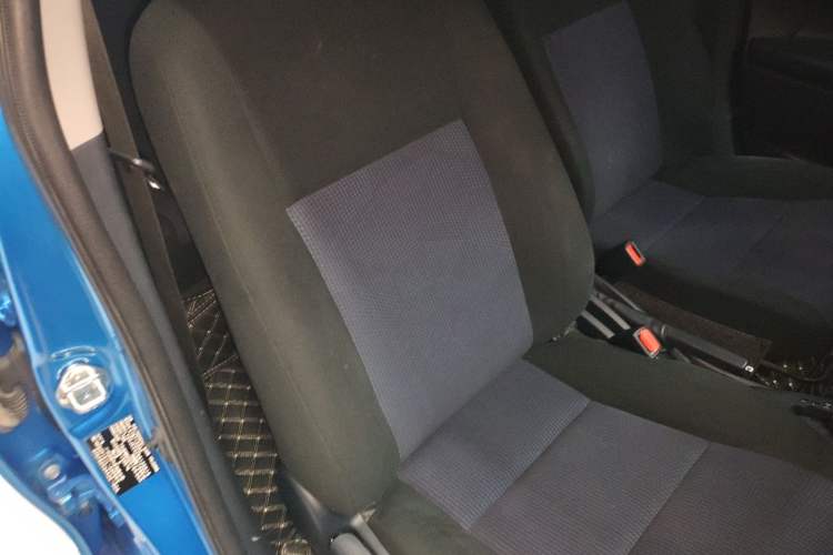 Used Toyota YARiS L Zhi Xuan 2015 1.5E Automatic Charm Edition
